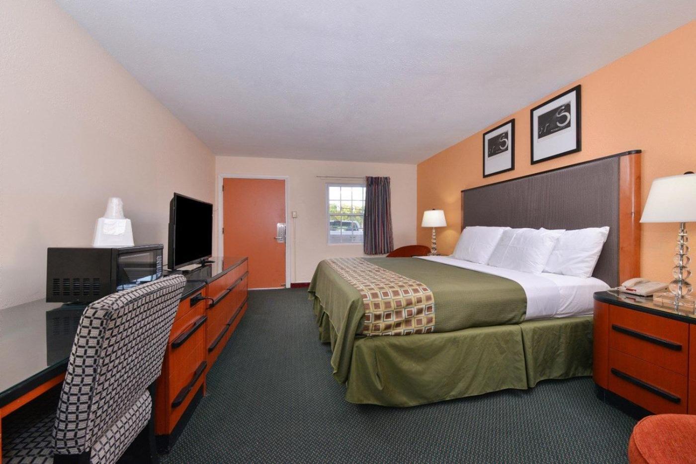 Media Inn & Suites Zewnętrze zdjęcie
