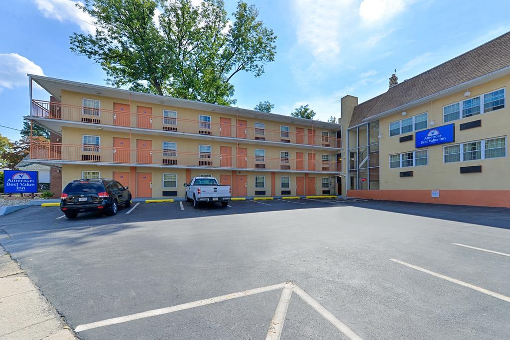 Media Inn & Suites Zewnętrze zdjęcie