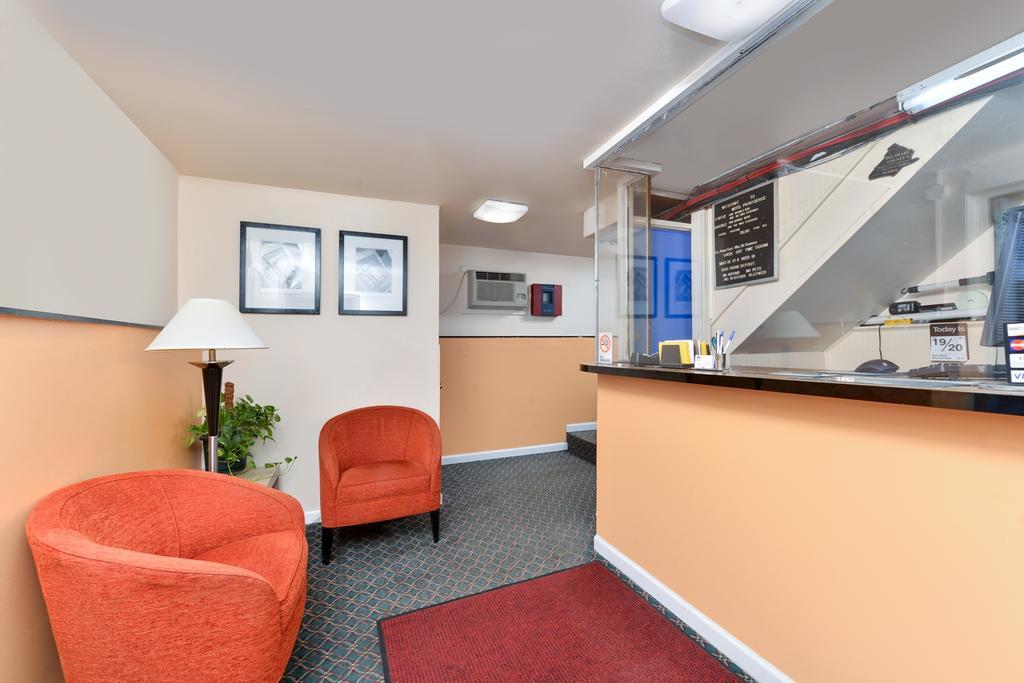 Media Inn & Suites Zewnętrze zdjęcie