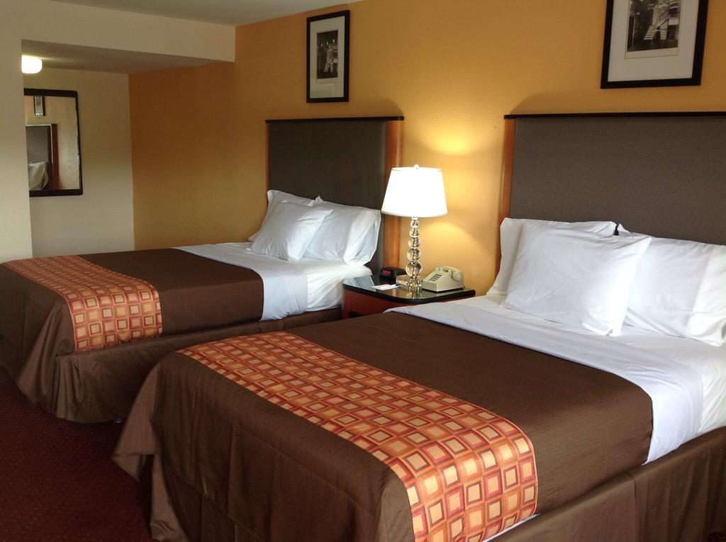 Media Inn & Suites Zewnętrze zdjęcie