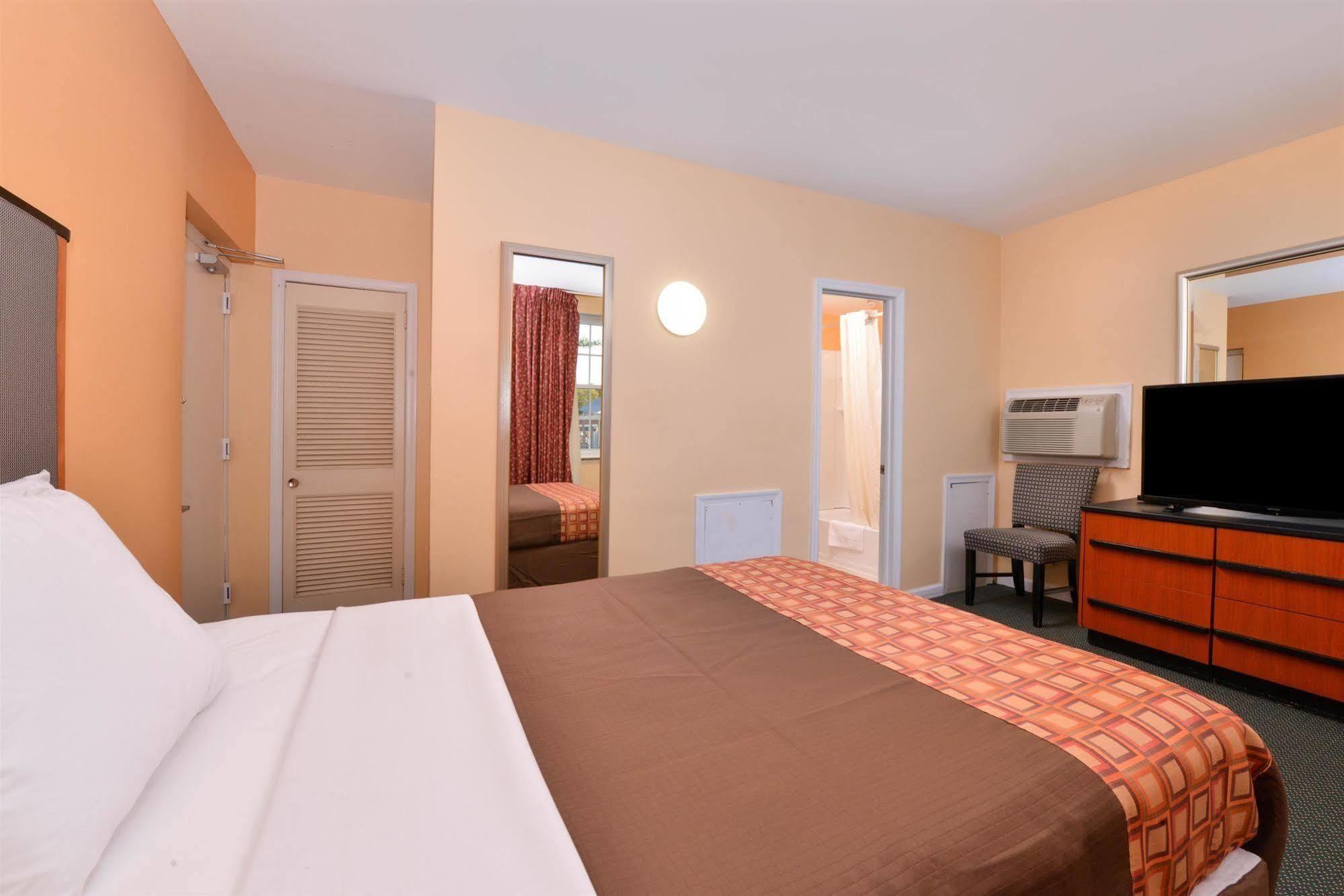 Media Inn & Suites Zewnętrze zdjęcie