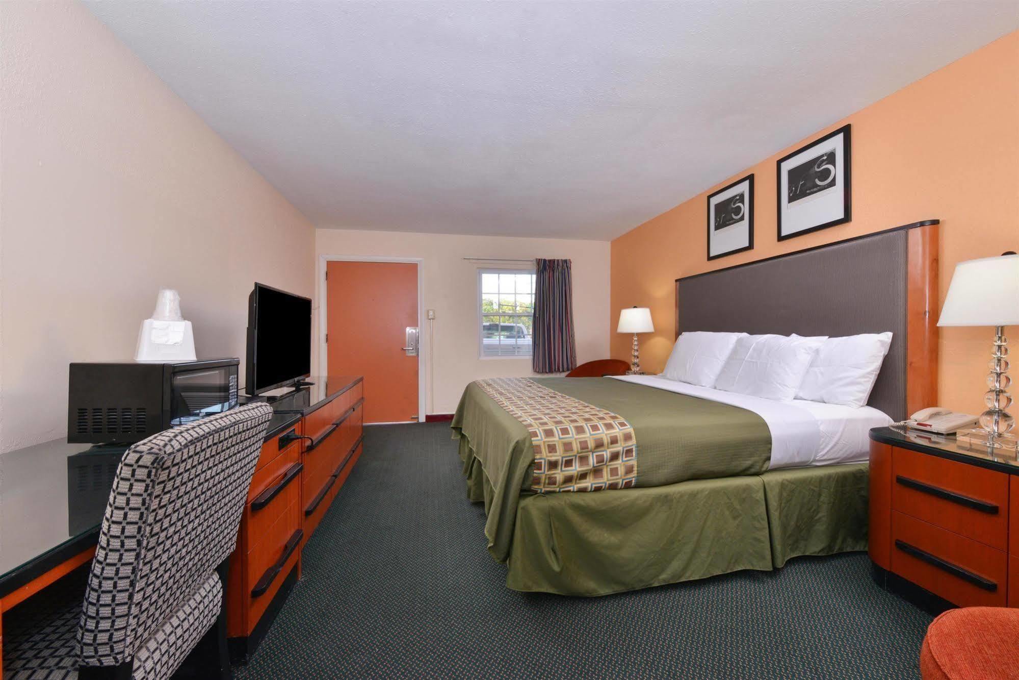 Media Inn & Suites Zewnętrze zdjęcie